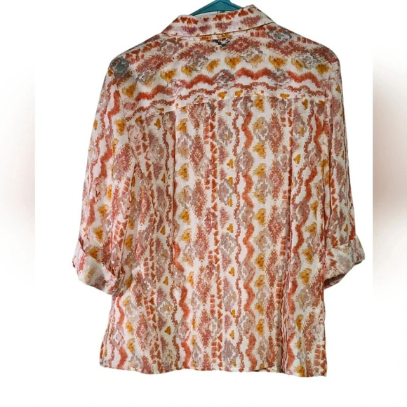 Lark & Lane Semi-Sheer Button-Front Blouse Size 12 | 3/4 Sleeve Tab Cuffs - Picture 3 of 8